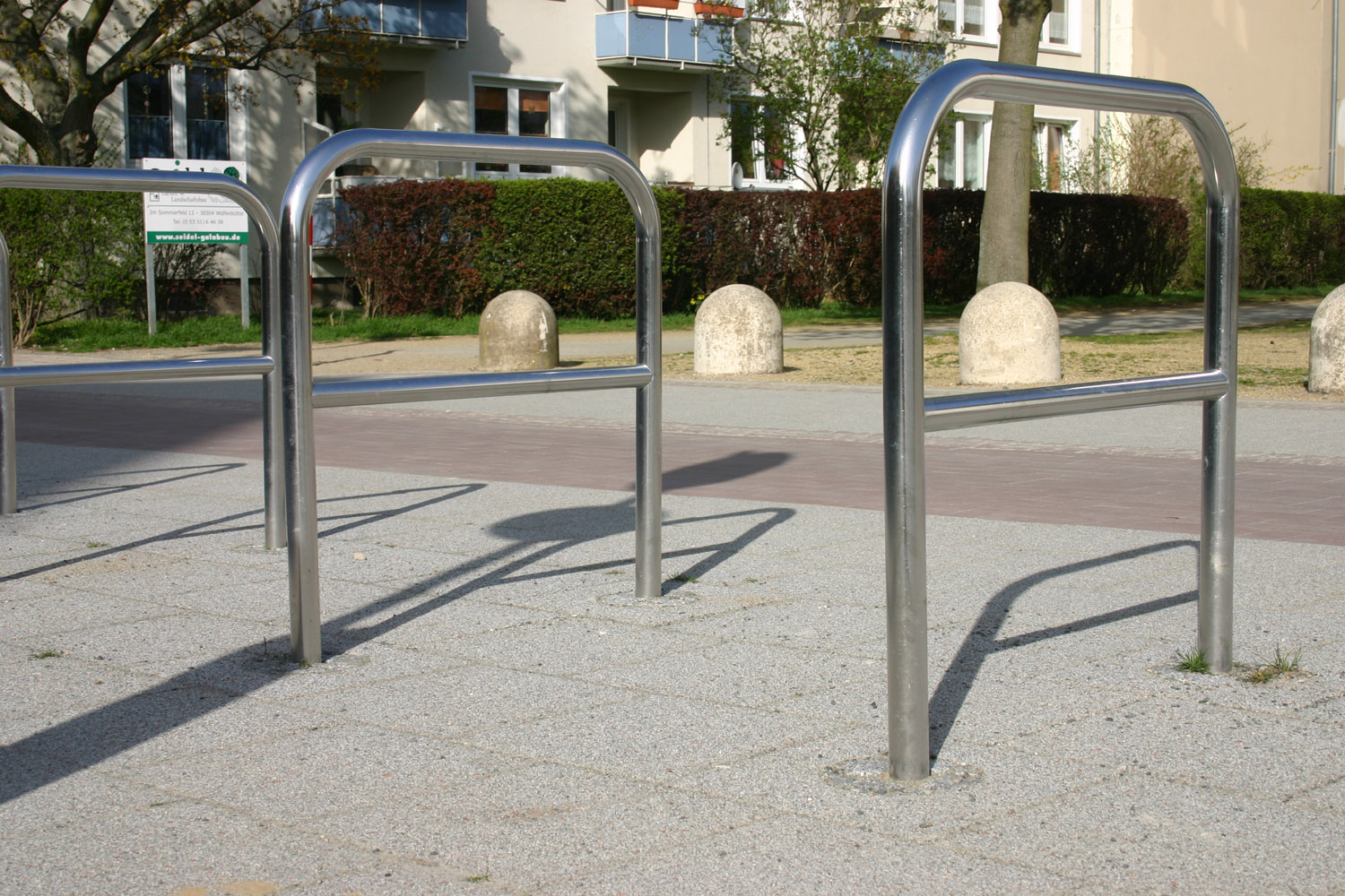 Fahrradanlehnbügel Fahrradgeländer mit Knieholm