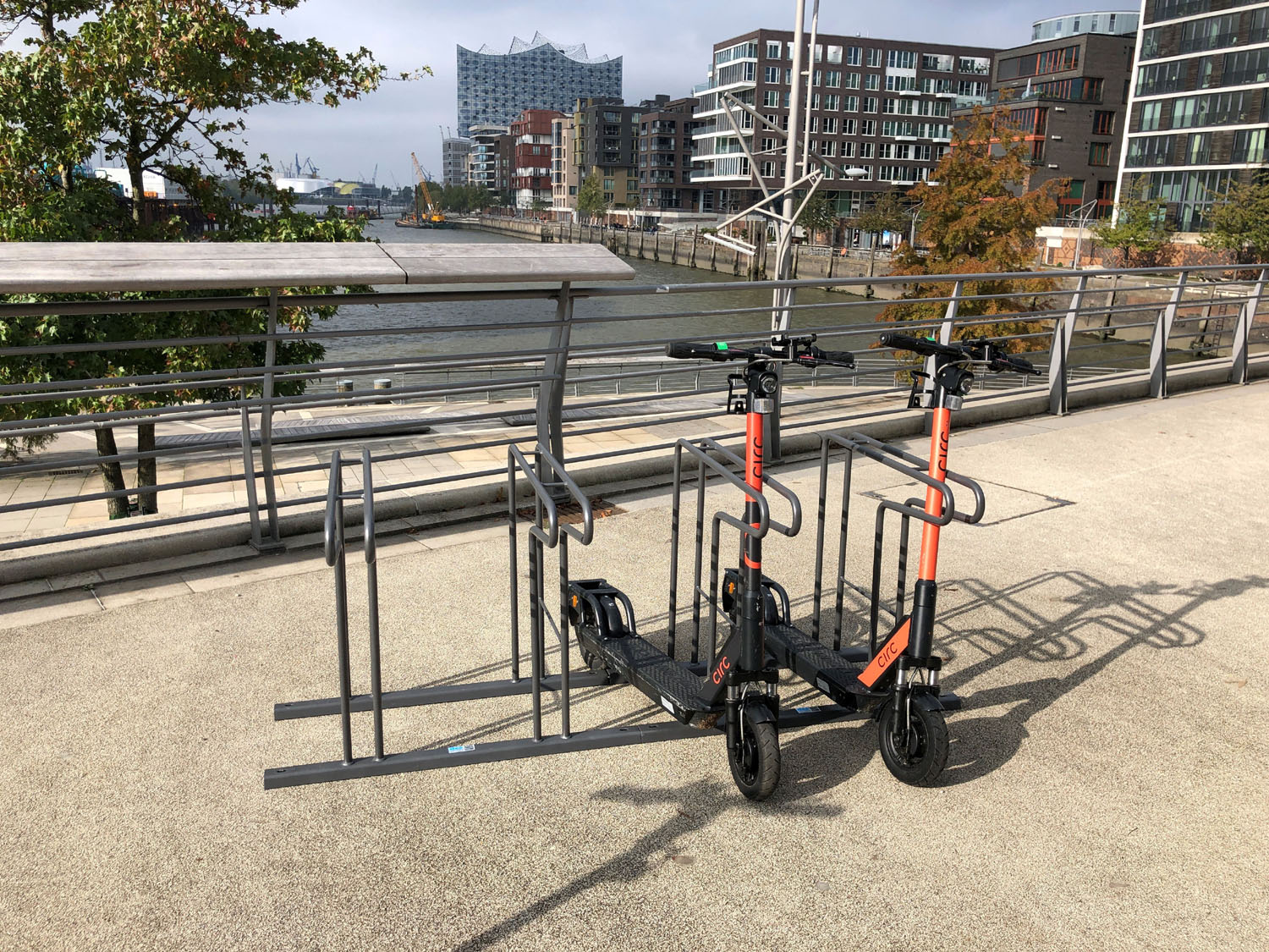 E-Scooter-Ständer Scooterparker Reihenanlage Modell S2