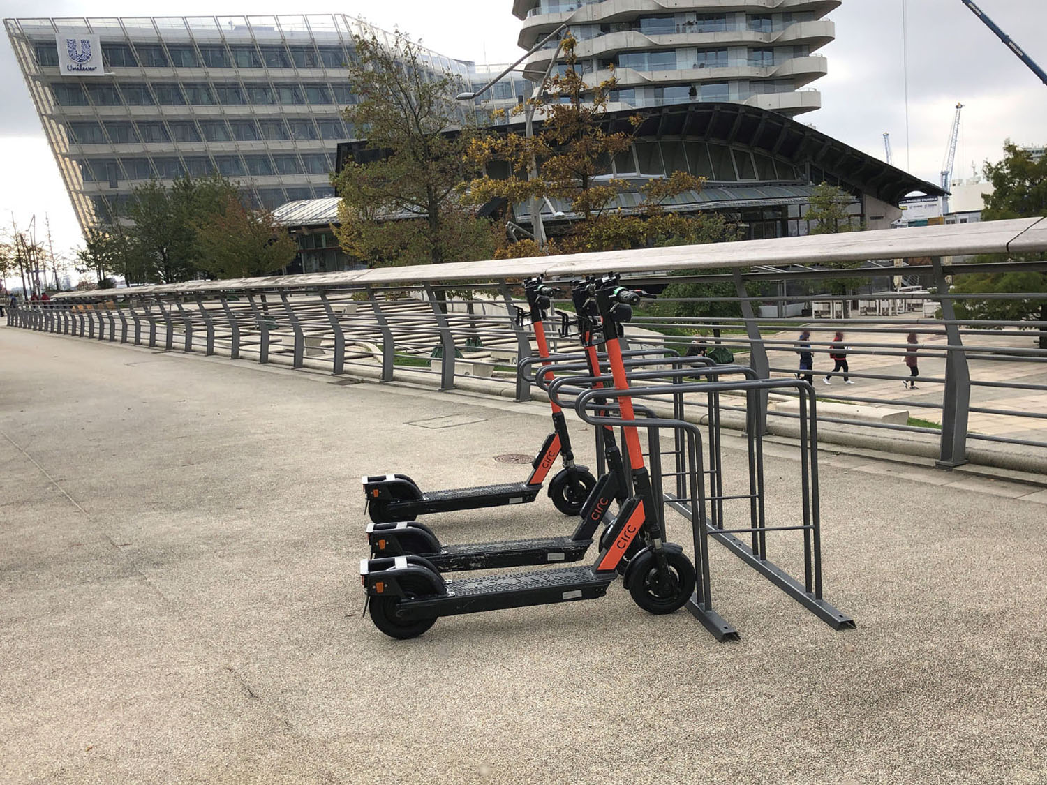 E-Scooter-Ständer Scooterparker Reihenanlage Modell S2